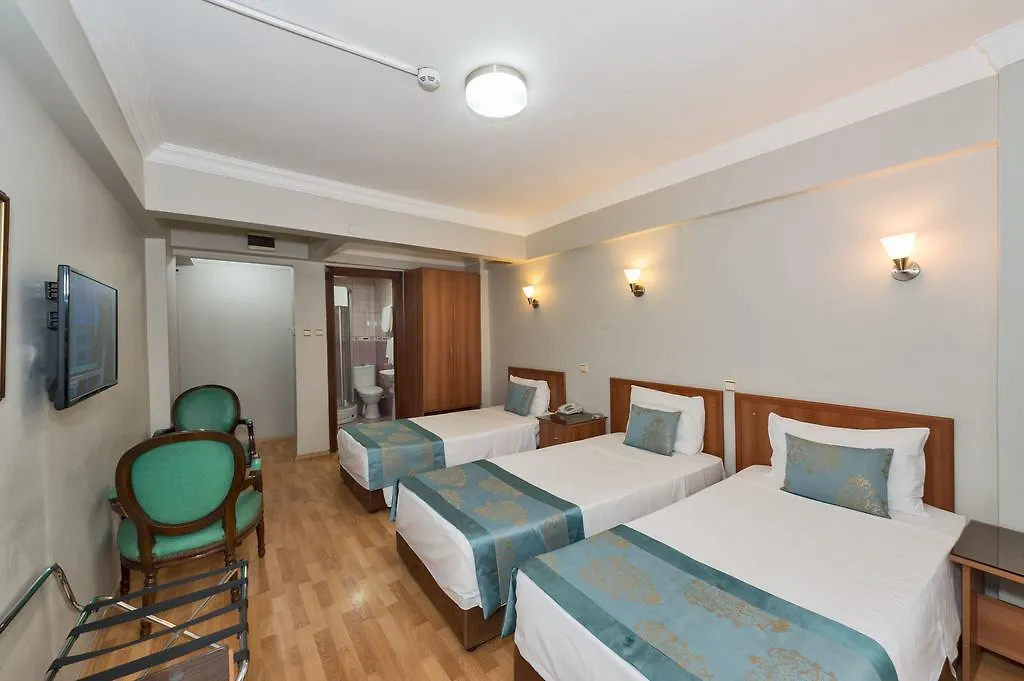 Beyaz Kugu Hotel Istanbul 2*,