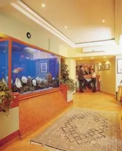 Beyaz Kugu Hotel İstanbul 2*,